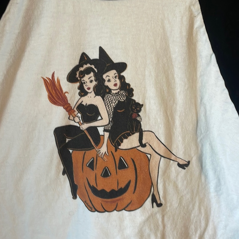 UNISEX RAGLAN TEE IN NATURAL/BLACK